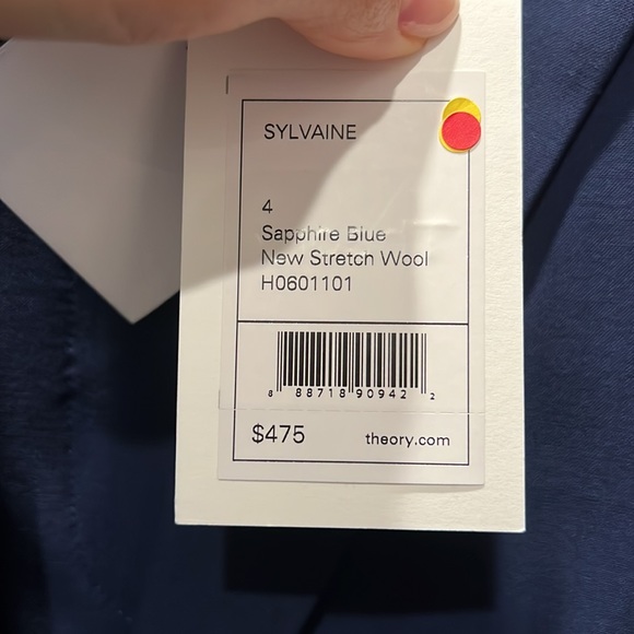 Never Worn w. Tags - Theory Pant Suit - Picture 4 of 11